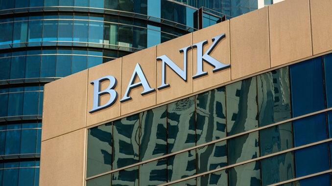 La reciente quiebra de varios bancos causa preocupación por el sistema bancario.